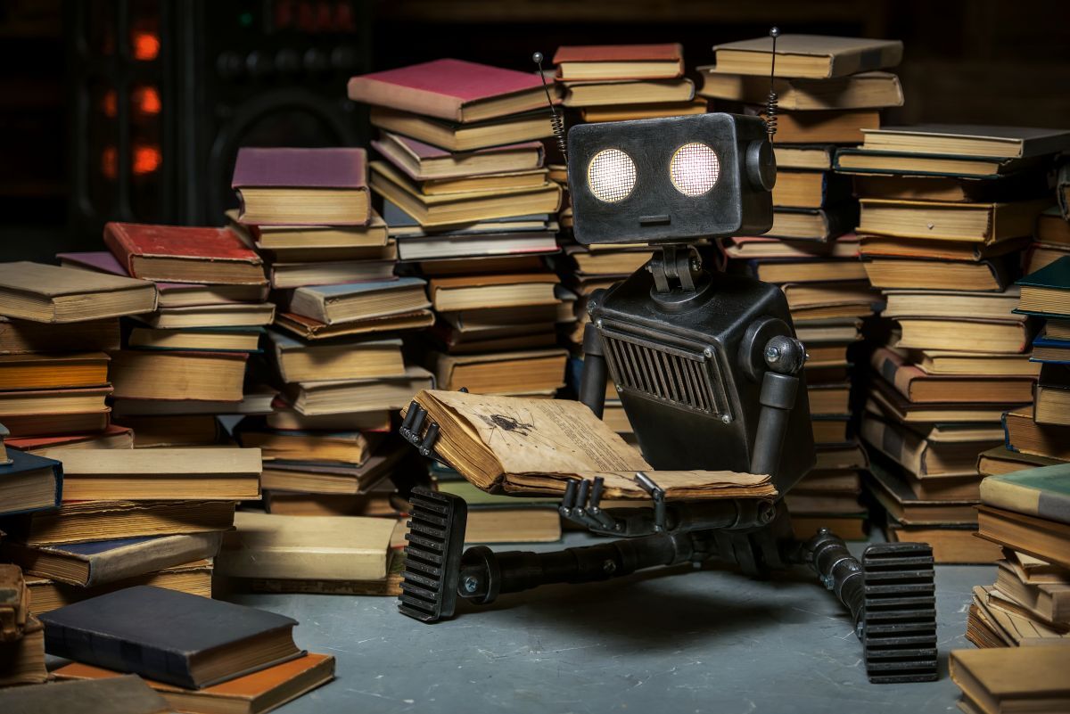 Robot reads the book